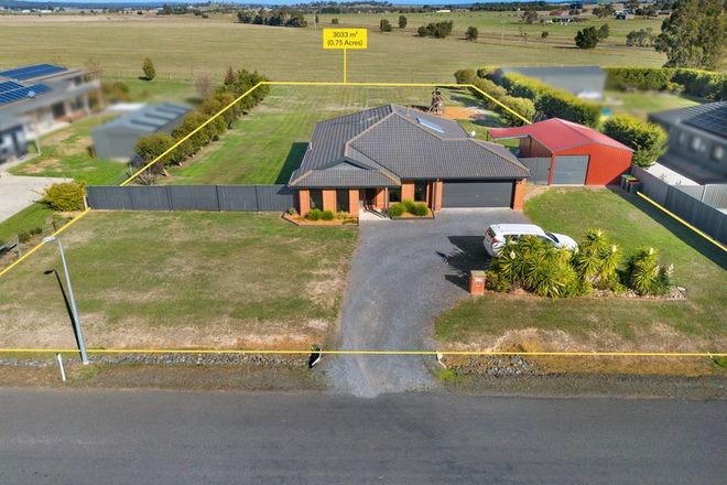 Picture of 25 Diamond Drive, CARDIGAN VILLAGE VIC 3352