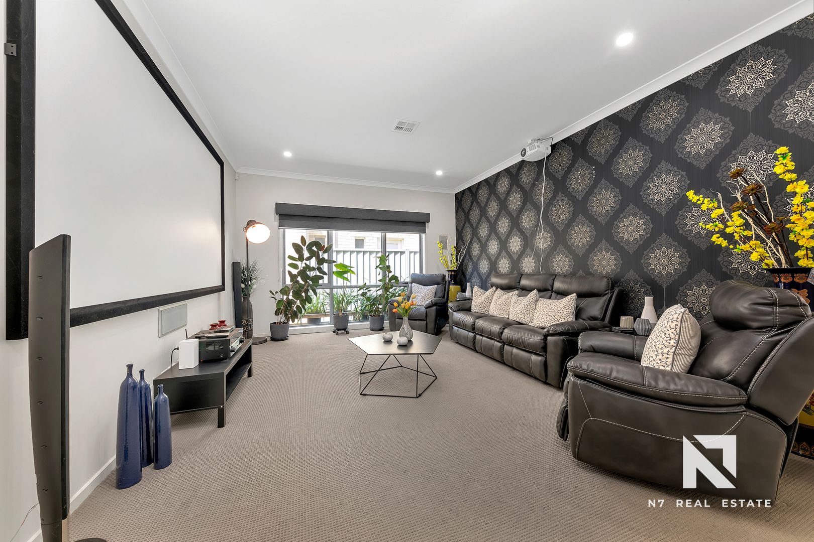 29 The Grange, Caroline Springs VIC 3023, Image 2