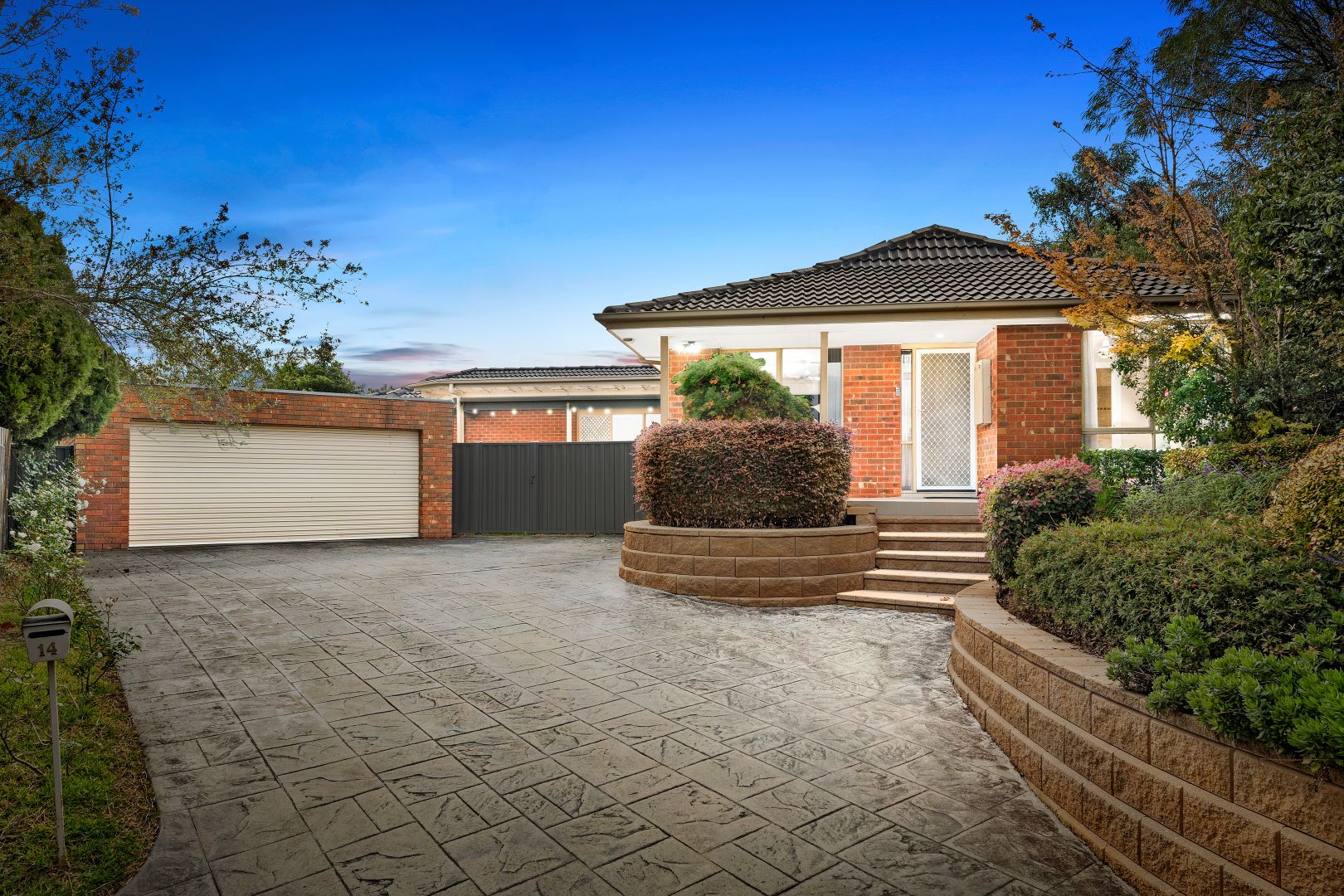 14 Metcalf Crescent, Rowville VIC 3178