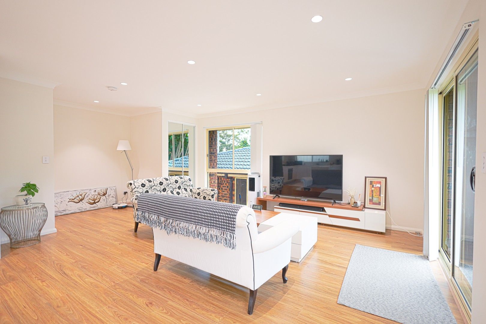 5 bedrooms House in 4 Yalding Ave CARLINGFORD NSW, 2118