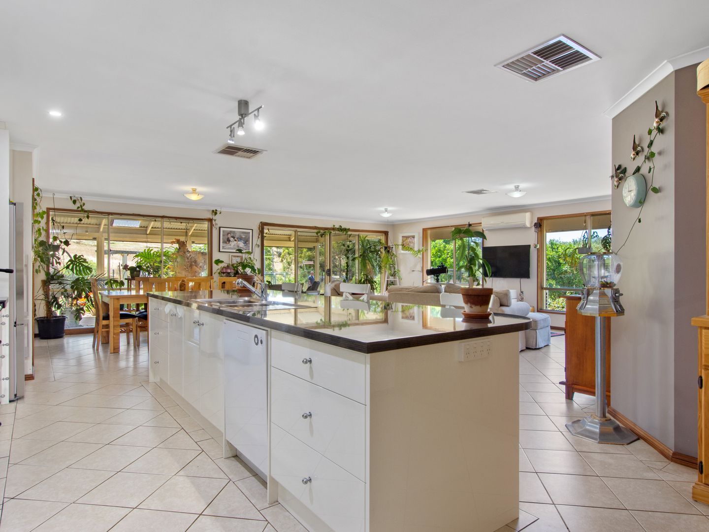 8-10 Augusta Court, Normanville SA 5204, Image 2