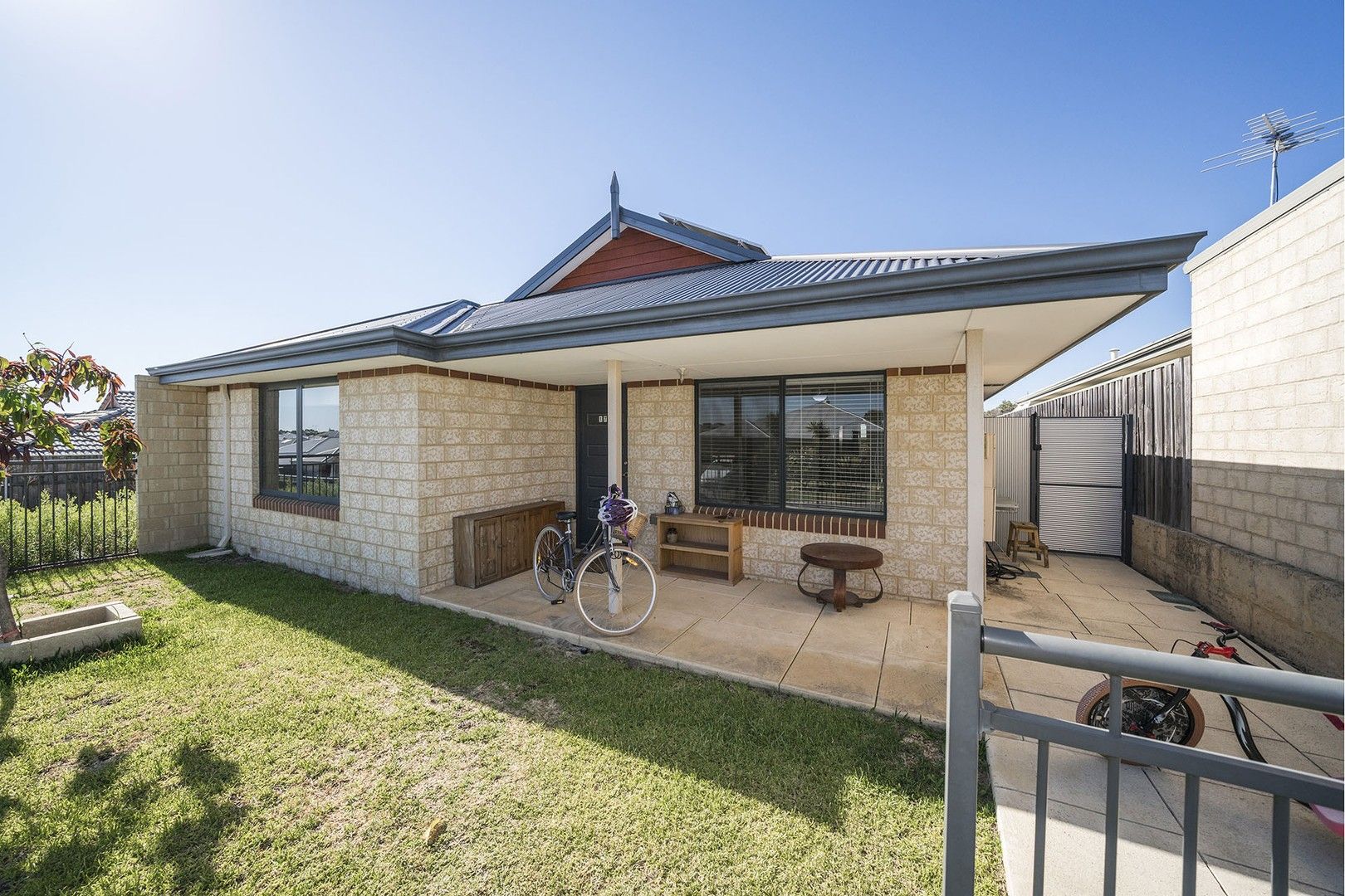 4 bedrooms House in 17 Mundego Turn ELLENBROOK WA, 6069