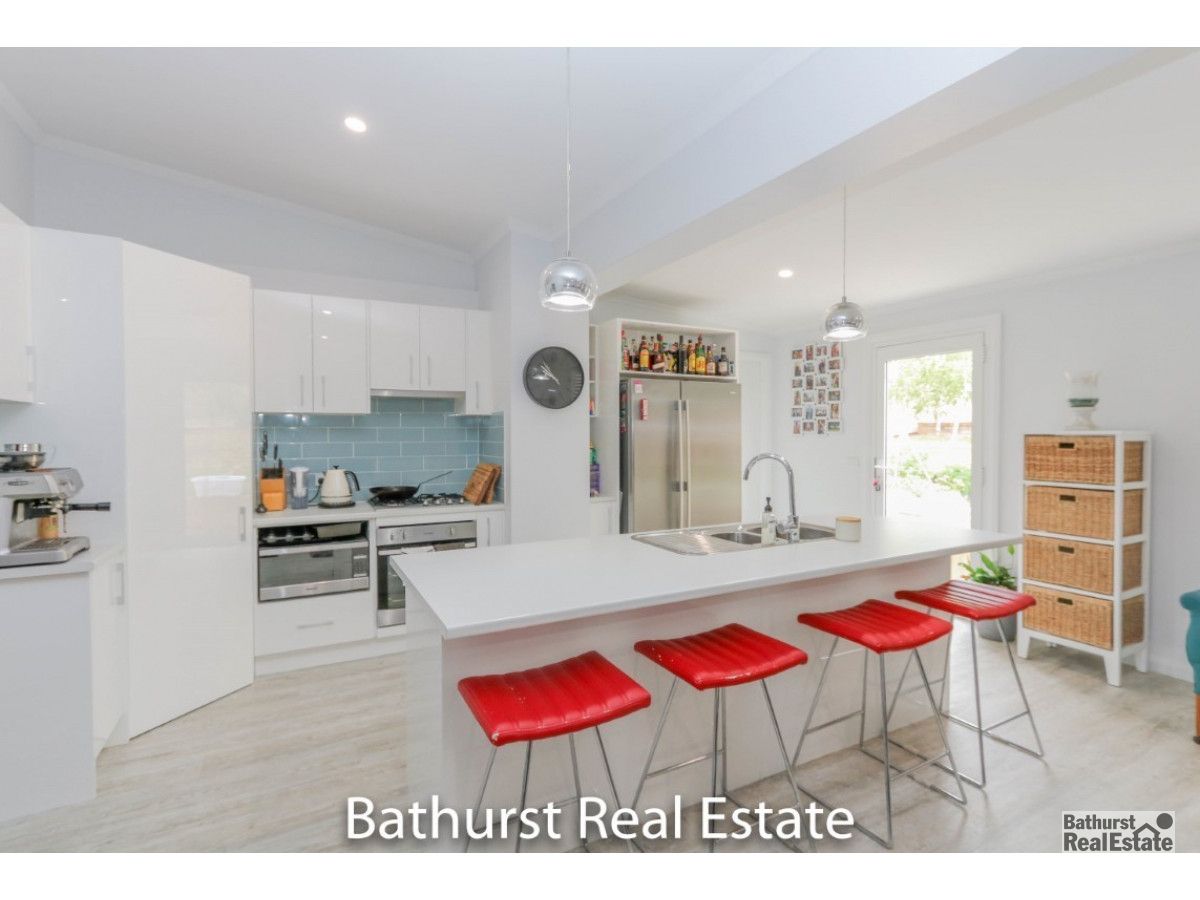 207 Stewart Street, Bathurst NSW 2795, Image 2