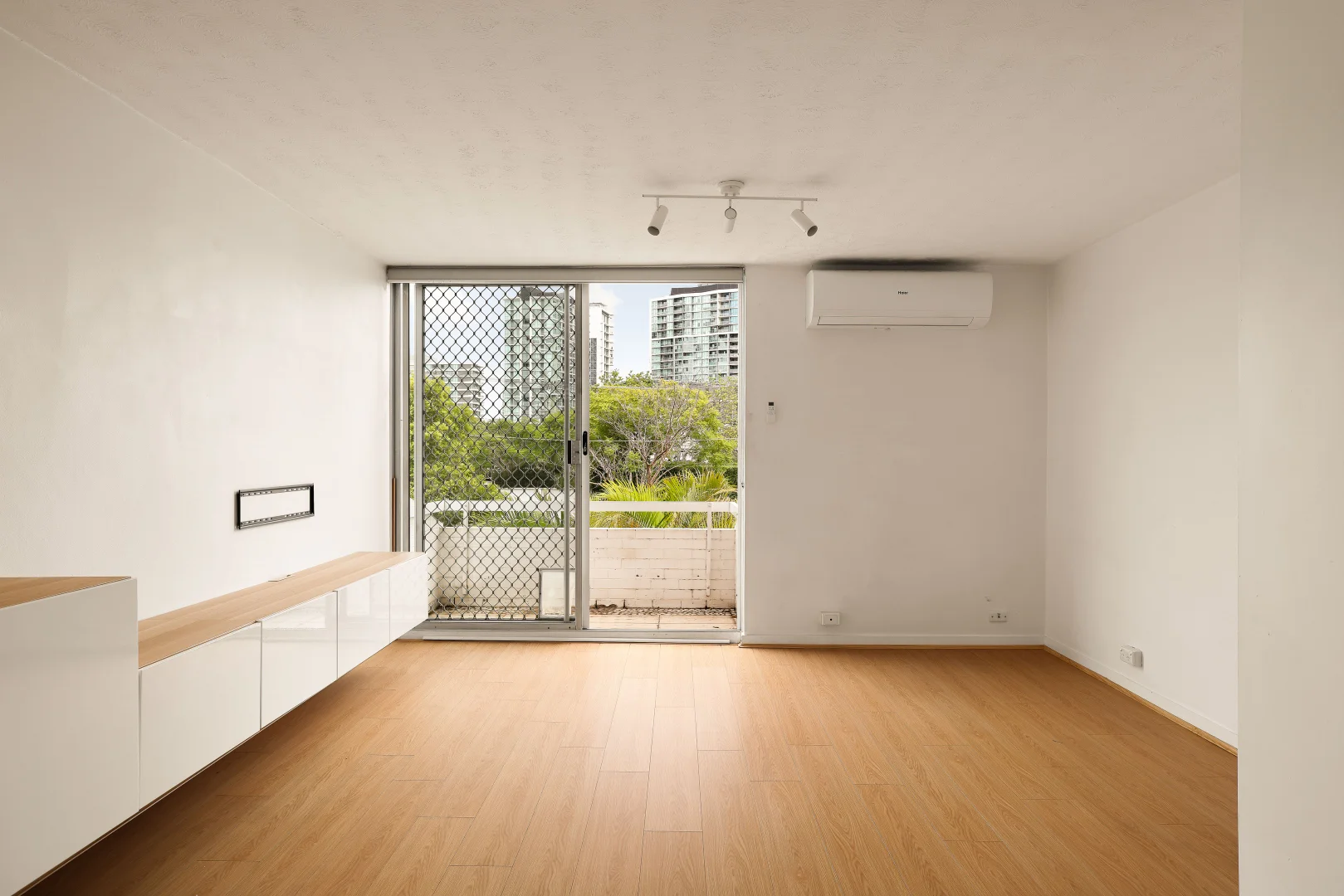 Additional image 9 of 2/26 Seymour Road, Hamilton QLD 4007