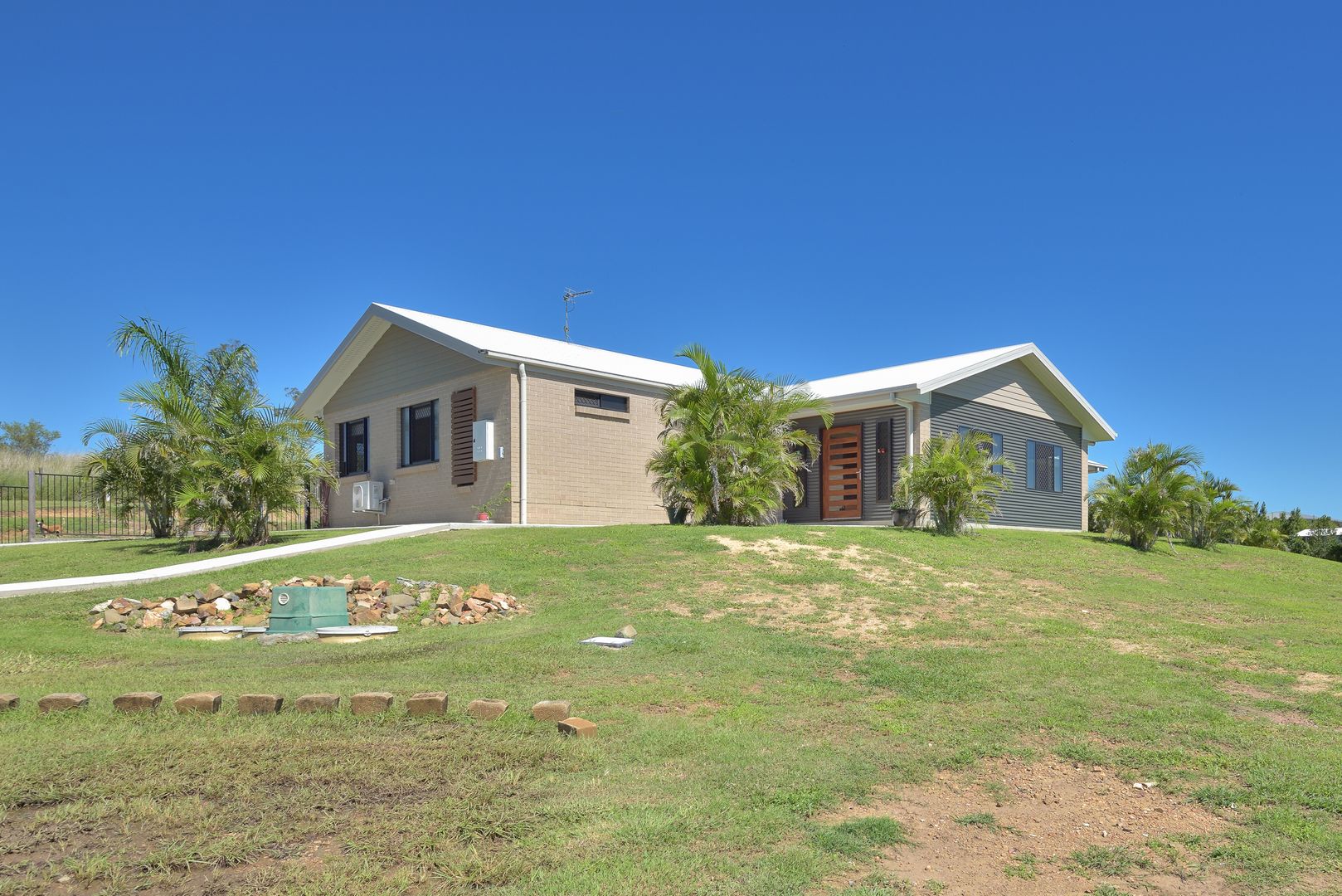 26 Jillaroo Close, Benaraby QLD 4680, Image 1