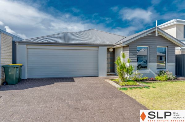 4 bedrooms House in 8 Gippsland Way BANKSIA GROVE WA, 6031