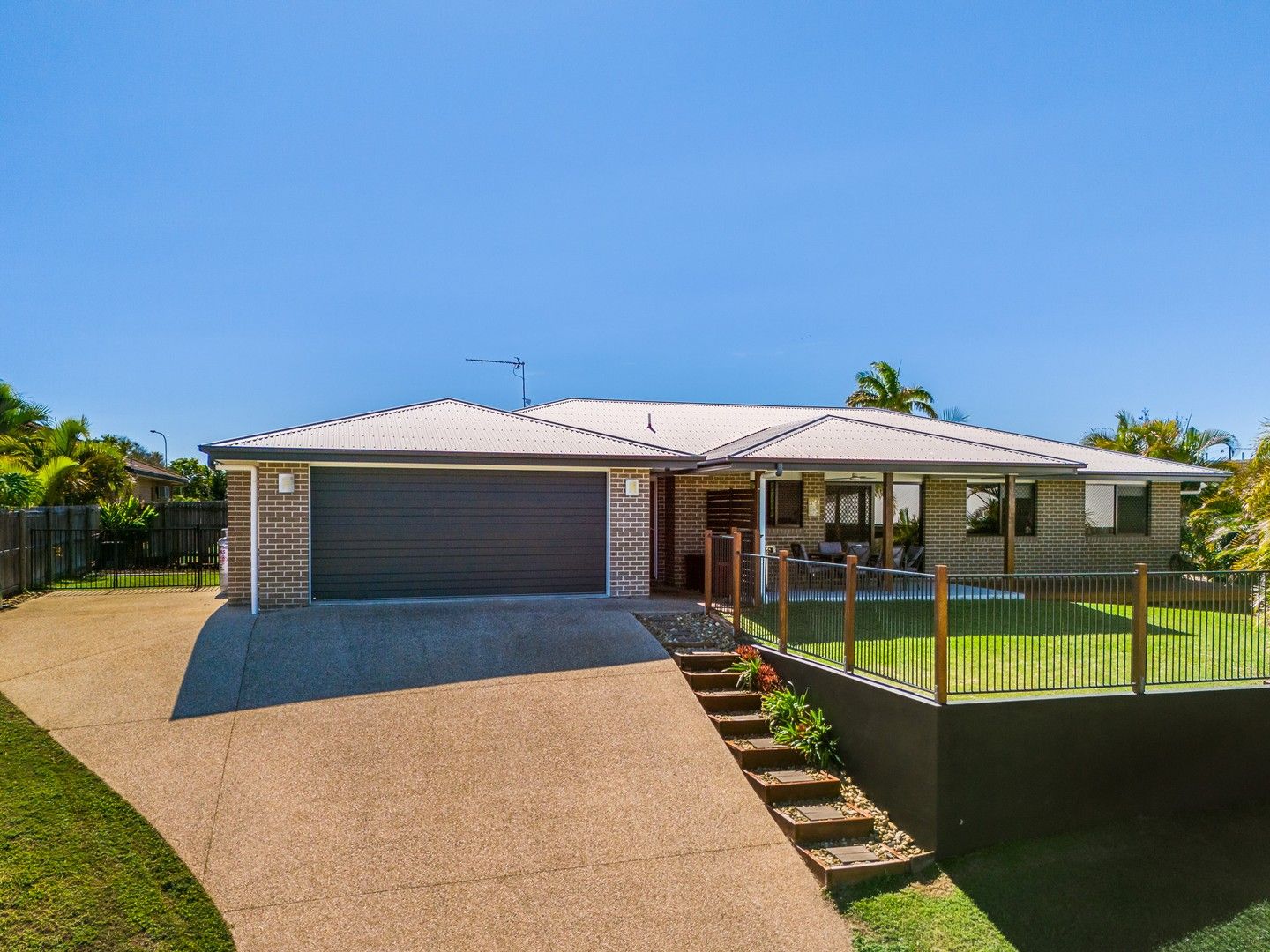 8 Hoddinott Close, Tannum Sands QLD 4680, Image 0