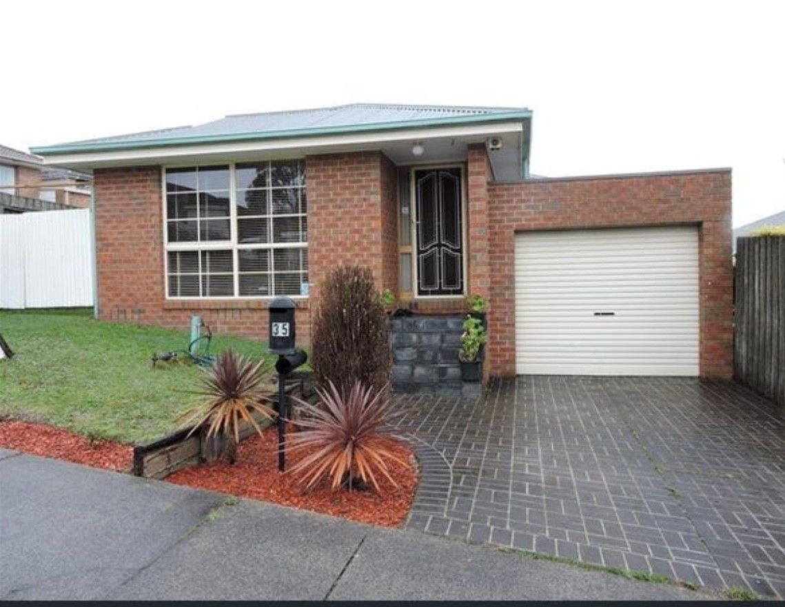3 bedrooms House in 35 David Collins Drive ENDEAVOUR HILLS VIC, 3802