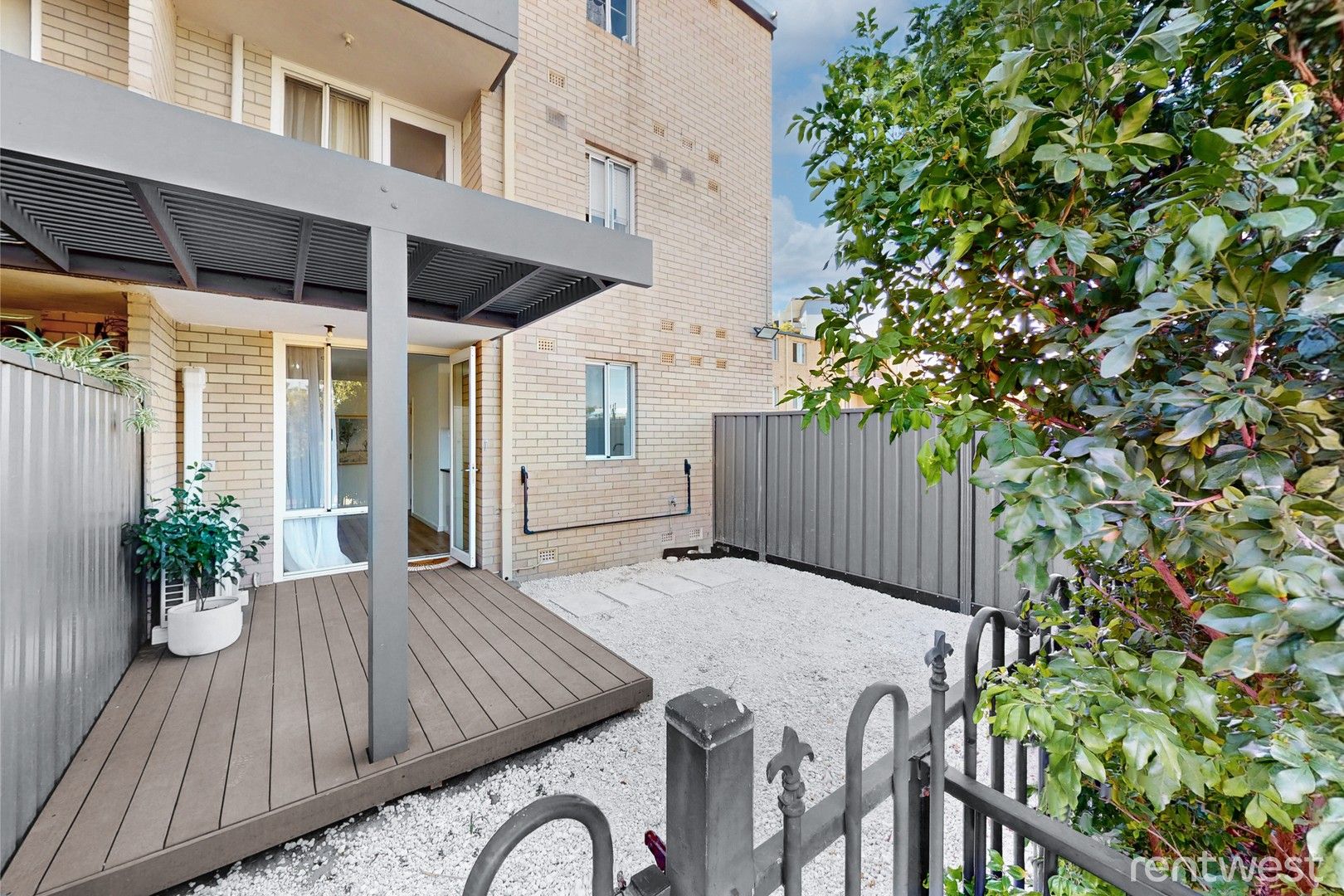 1 bedrooms House in 1b/66 Great Eastern Hwy RIVERVALE WA, 6103