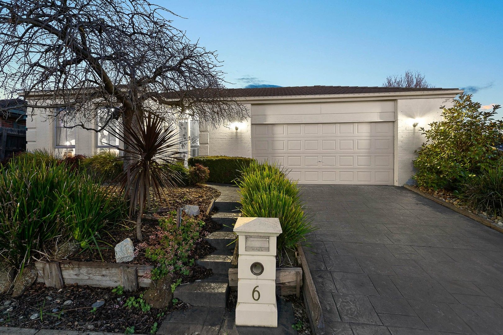 6 Brent Close, Berwick VIC 3806, Image 0