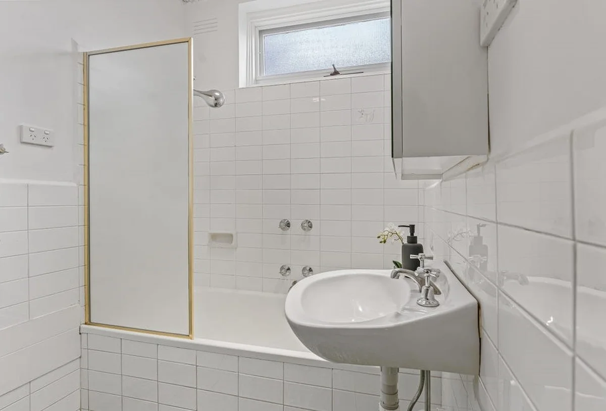 Additional image 7 of 2/1 Hartpury Avenue, Elwood VIC 3184