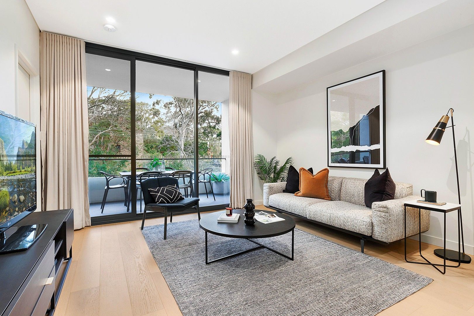 2 bedrooms Apartment / Unit / Flat in 306/18 Freeman Road CHATSWOOD NSW, 2067