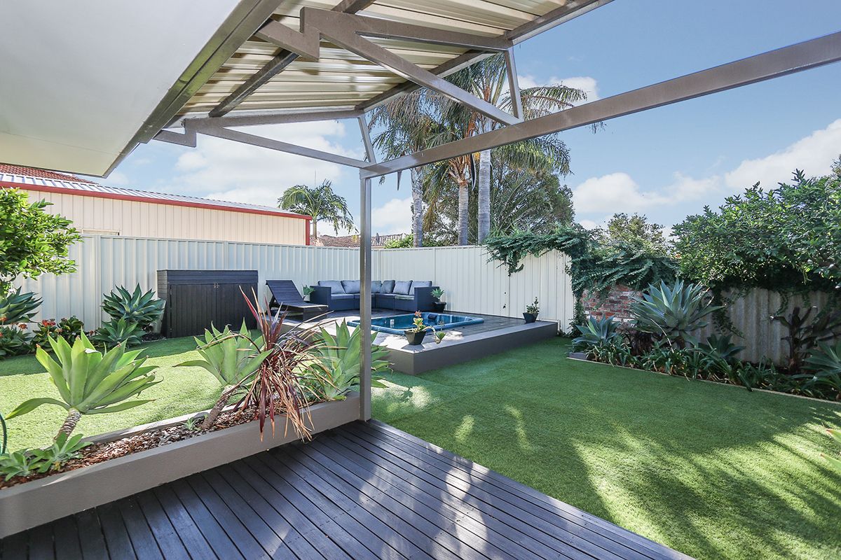 24 Markham Way, Swan View WA 6056, Image 2