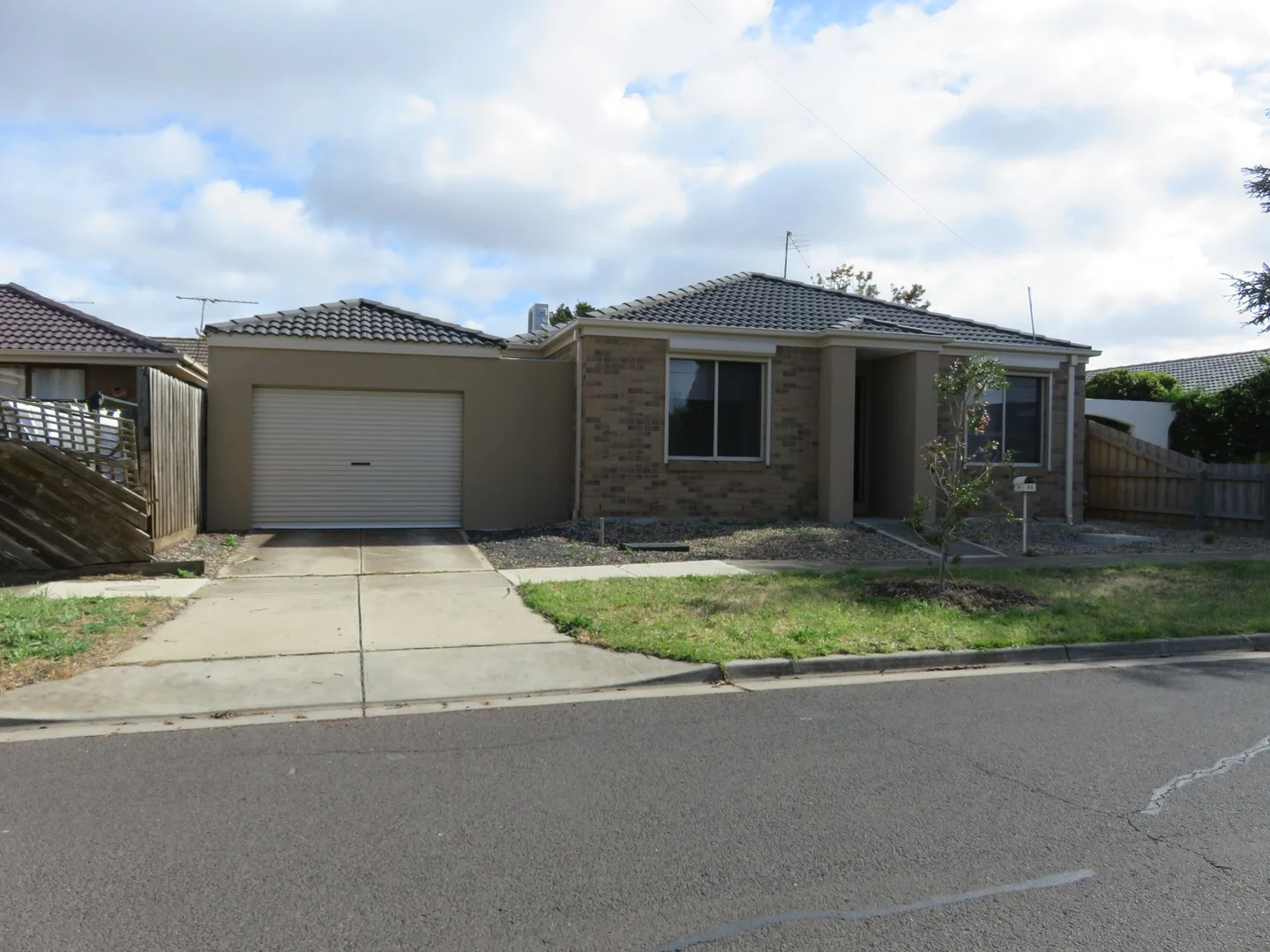 64 Grace St, Melton South VIC 3338