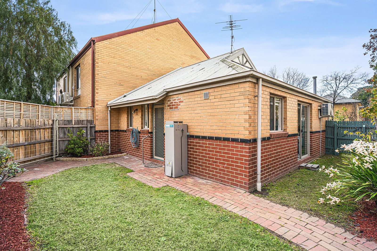 11 Sherwin Street, Kensington VIC 3031, Image 2