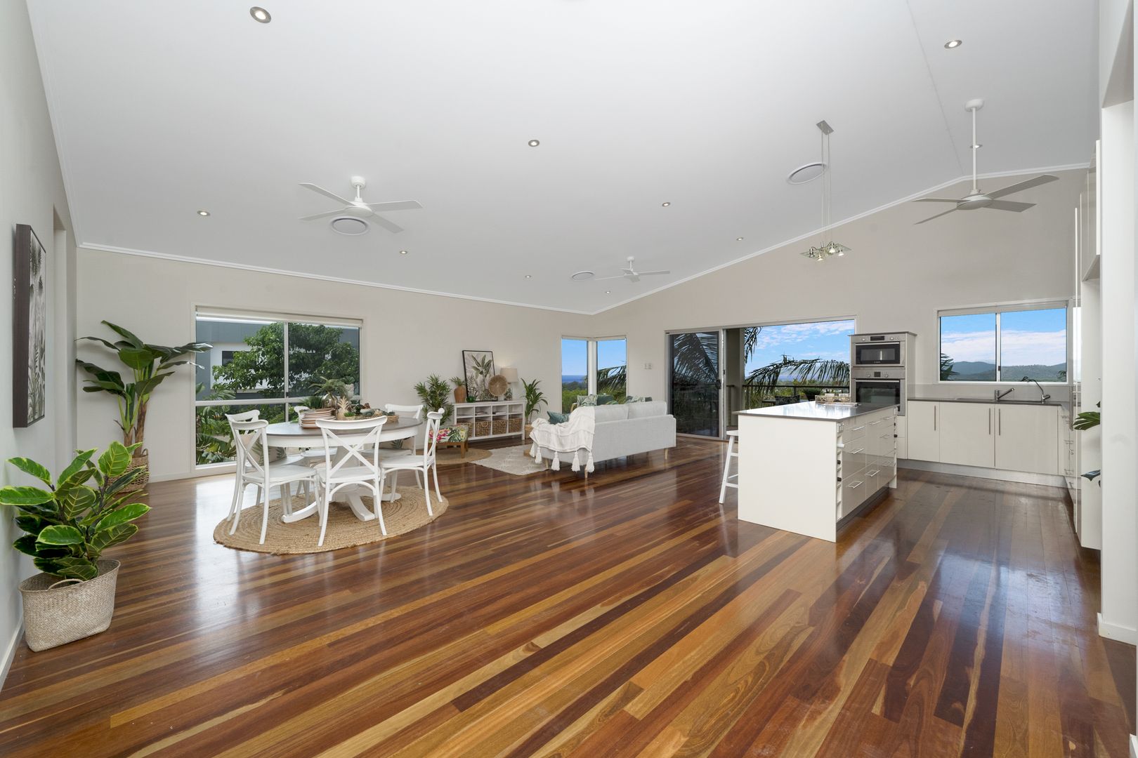 7 Olden Court, Bushland Beach QLD 4818, Image 2