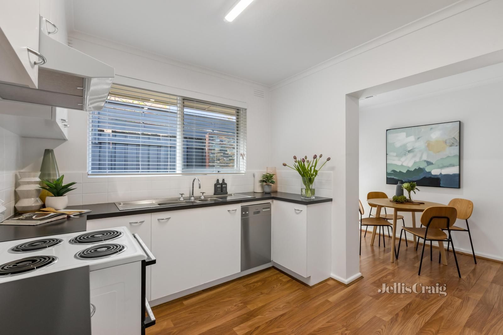 3/5 Derry Street, Bentleigh East VIC 3165, Image 2