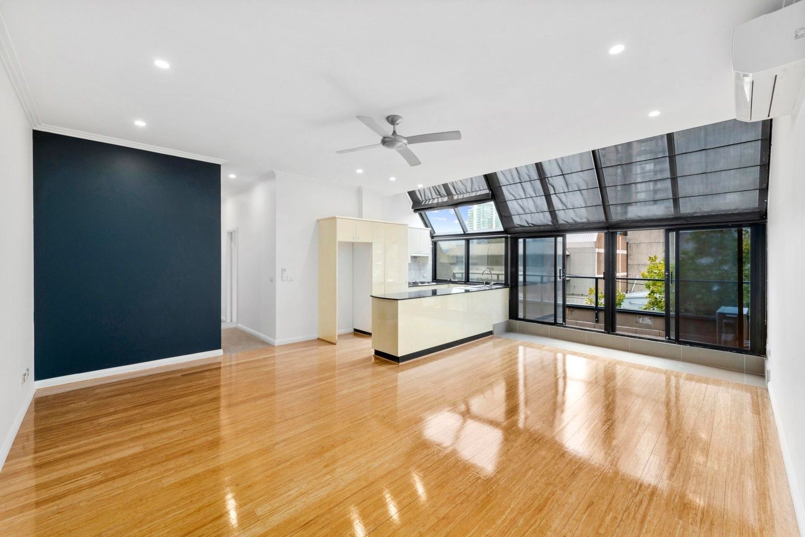 2 bedrooms Apartment / Unit / Flat in 224/402-420 Pacific Highway CROWS NEST NSW, 2065