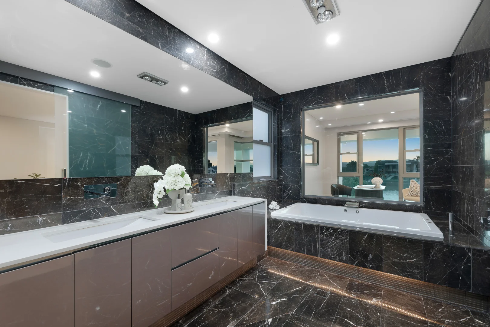 Additional image 22 of 57 Sir Bruce Small Boulevard, Benowa Waters QLD 4217