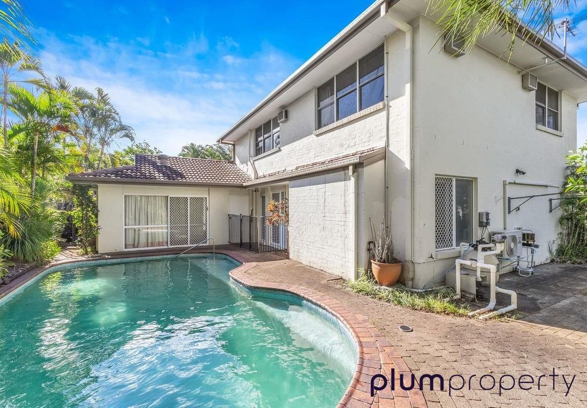 4 bedrooms House in 42 Morningview Street CHAPEL HILL QLD, 4069