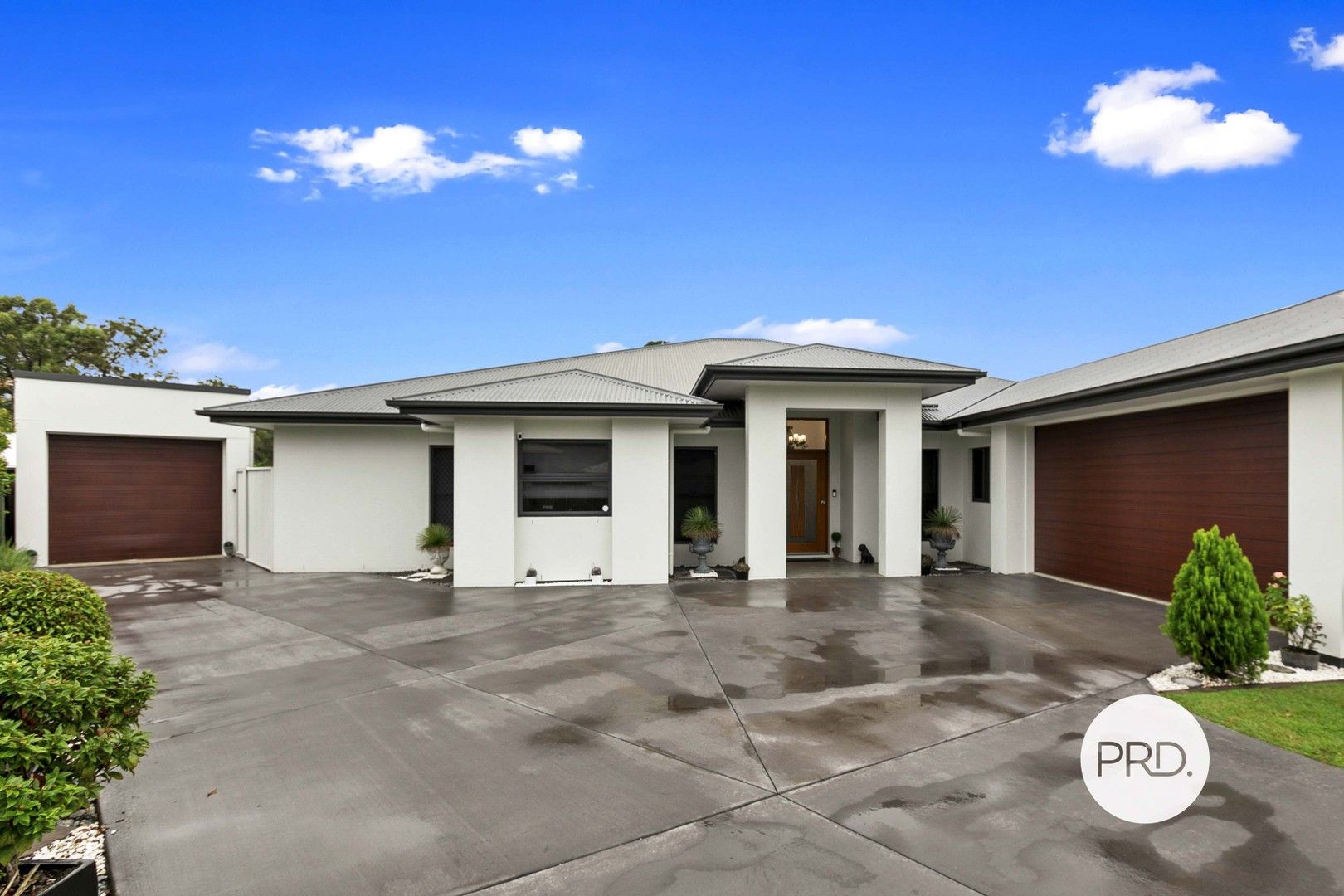 6 bedrooms House in 9 Kelsie Court OAKHURST QLD, 4650