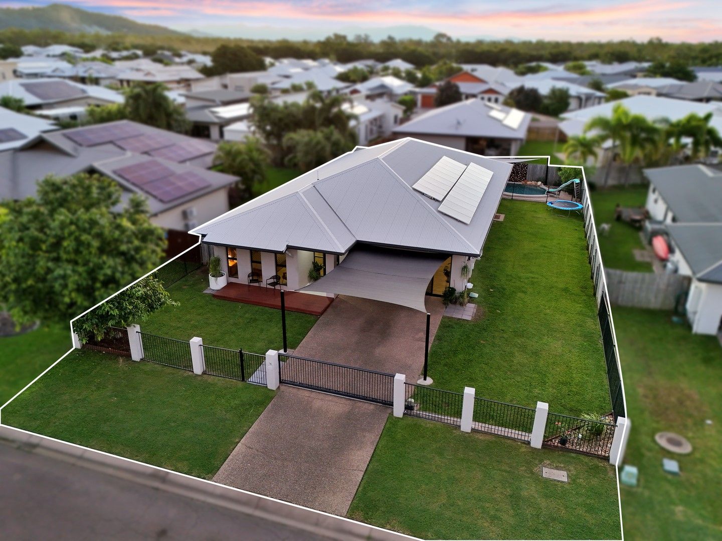 16 Beach Oak Drive, Mount Low QLD 4818, Image 0