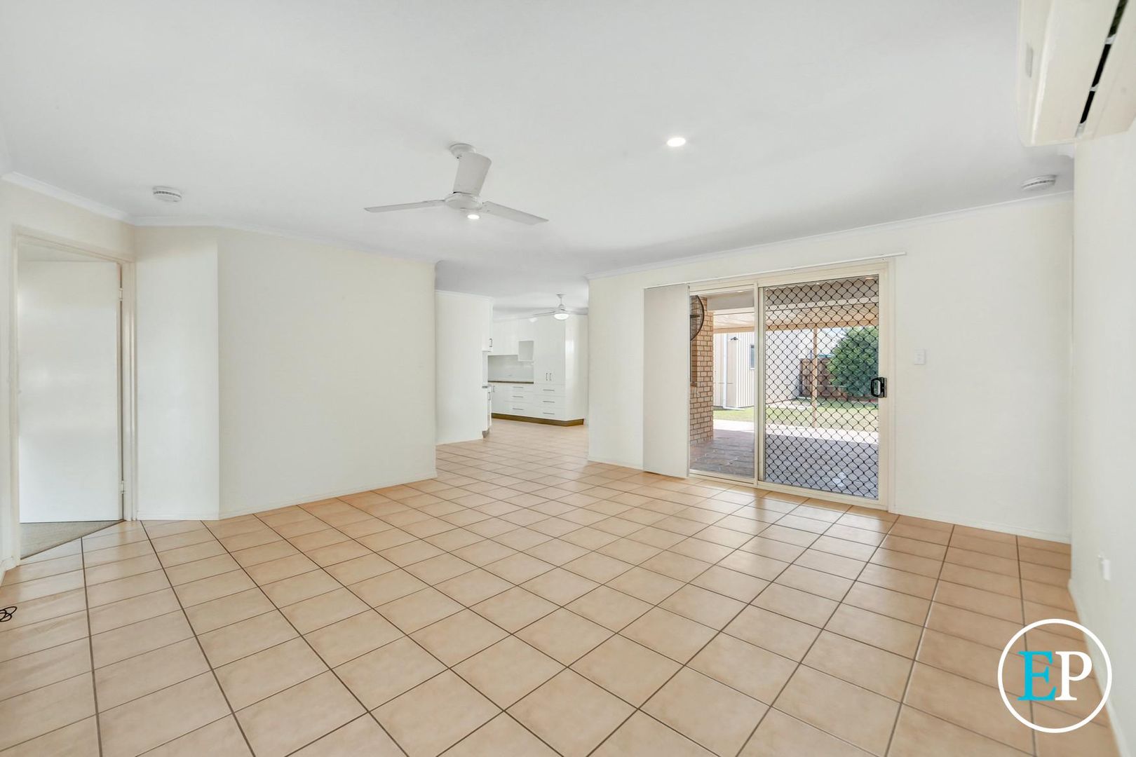 44 Paradise Avenue, Thabeban QLD 4670, Image 1