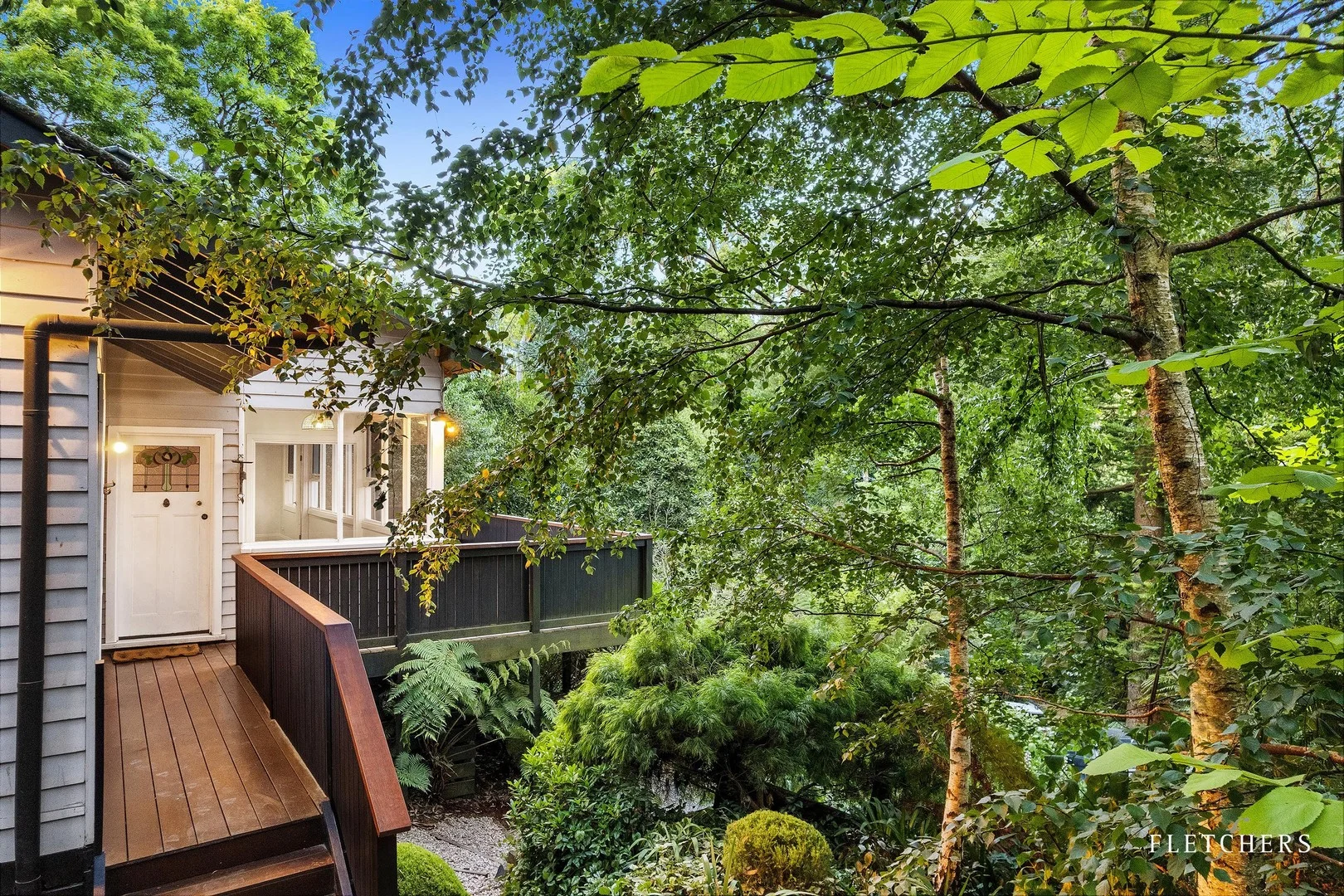 2 Woodlands Avenue, Sassafras VIC 3787