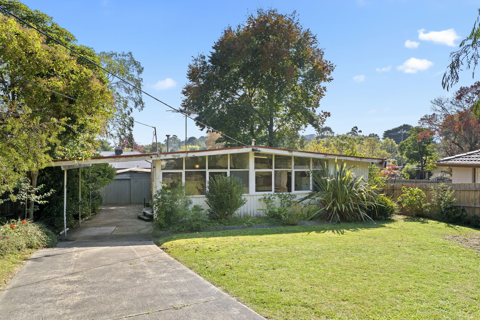 8 Blackwood Park Road, Ferntree Gully Property History & Address
