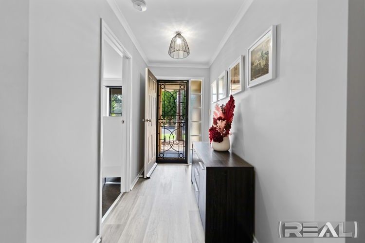 7 Lumsden Court, Evanston Park SA 5116, Image 2