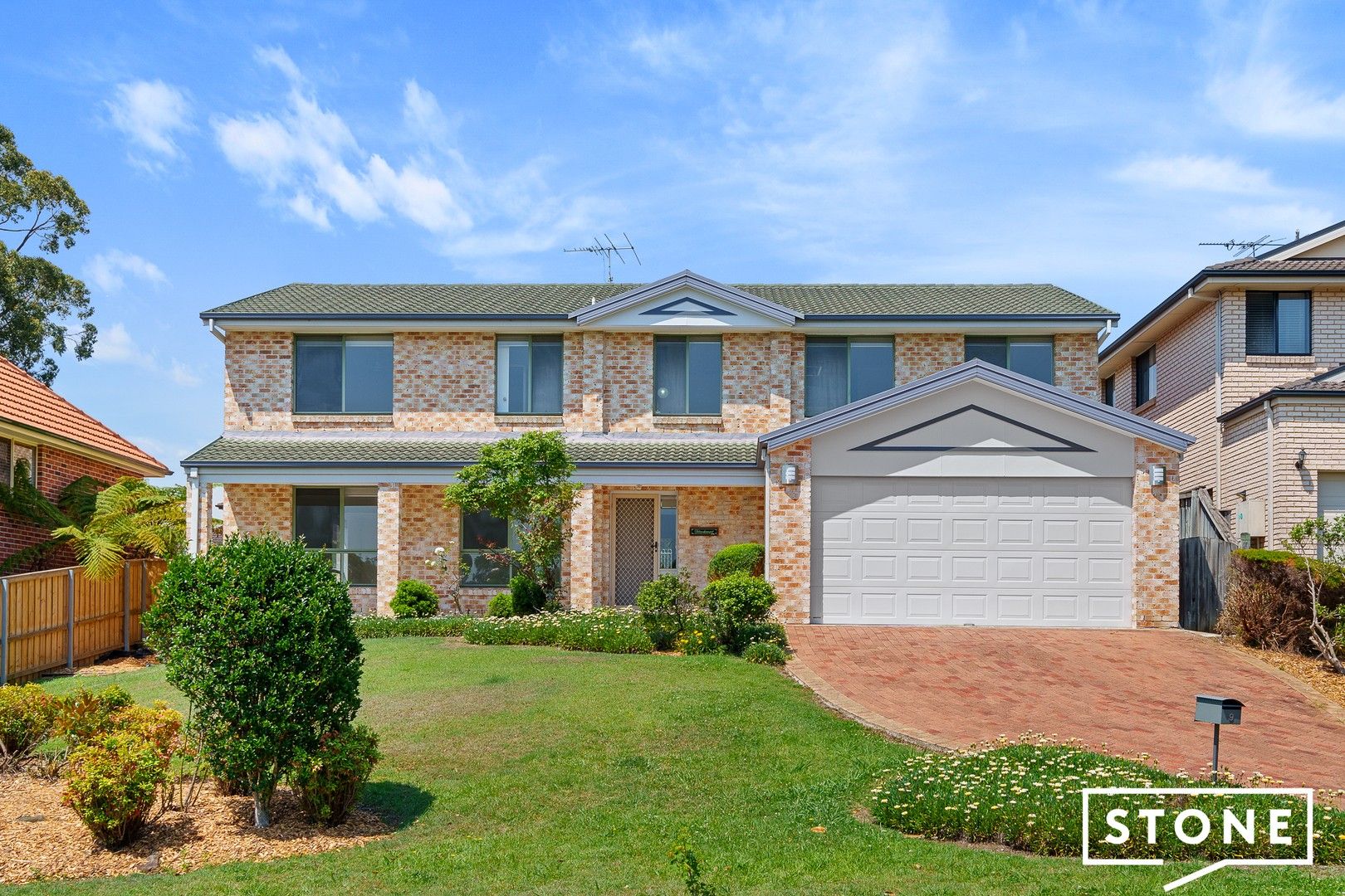 4 bedrooms House in 9 Mowbray Close CASTLE HILL NSW, 2154