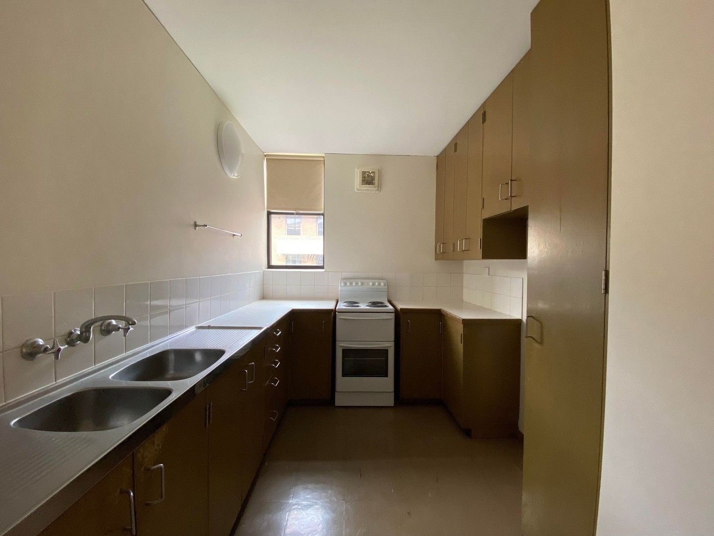 3 bedrooms Apartment / Unit / Flat in 6/244 Cardigan Street CARLTON VIC, 3053
