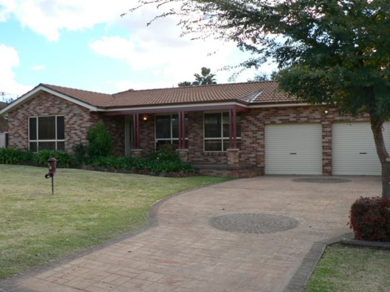 5 Poidevin Place, Dubbo NSW 2830