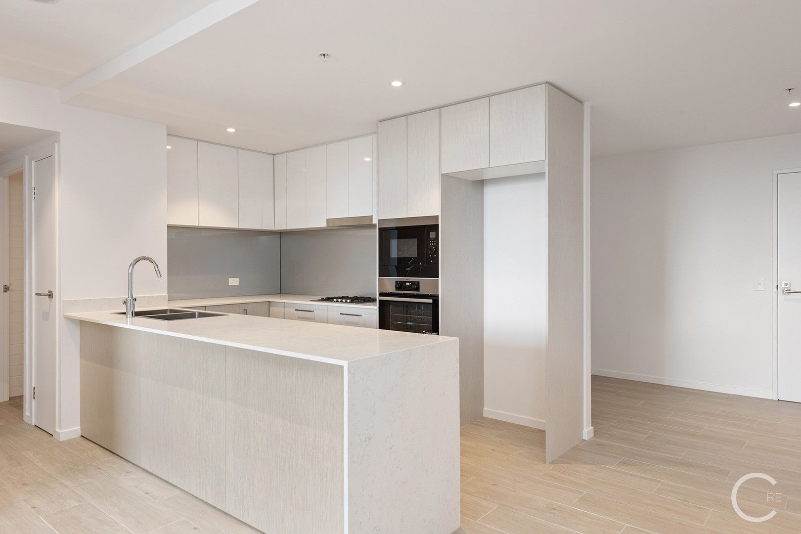 2 bedrooms Apartment / Unit / Flat in 808/91-97 LINTON STREET KANGAROO POINT QLD, 4169