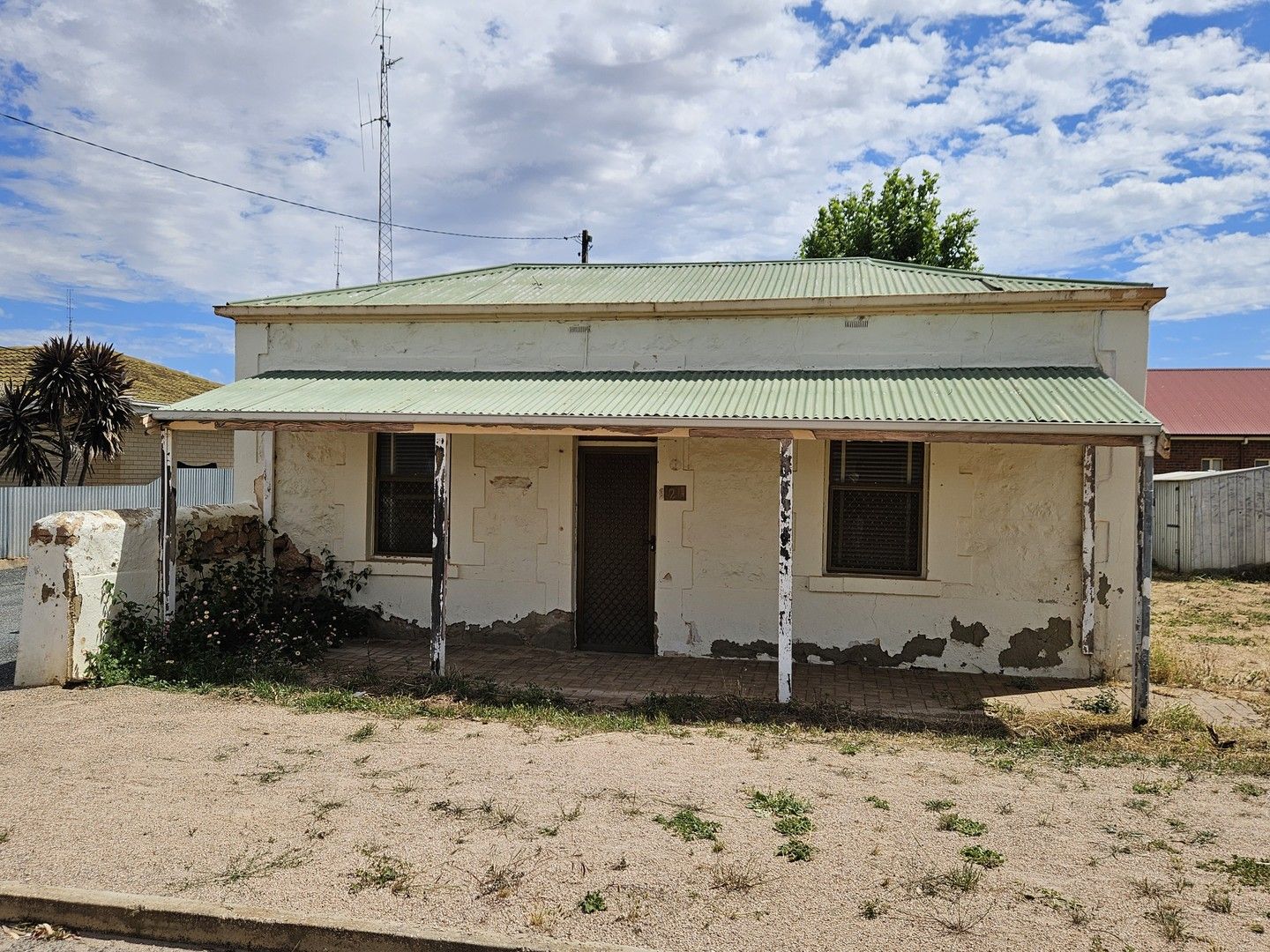 2 bedrooms House in 21 Ewing Street KADINA SA, 5554