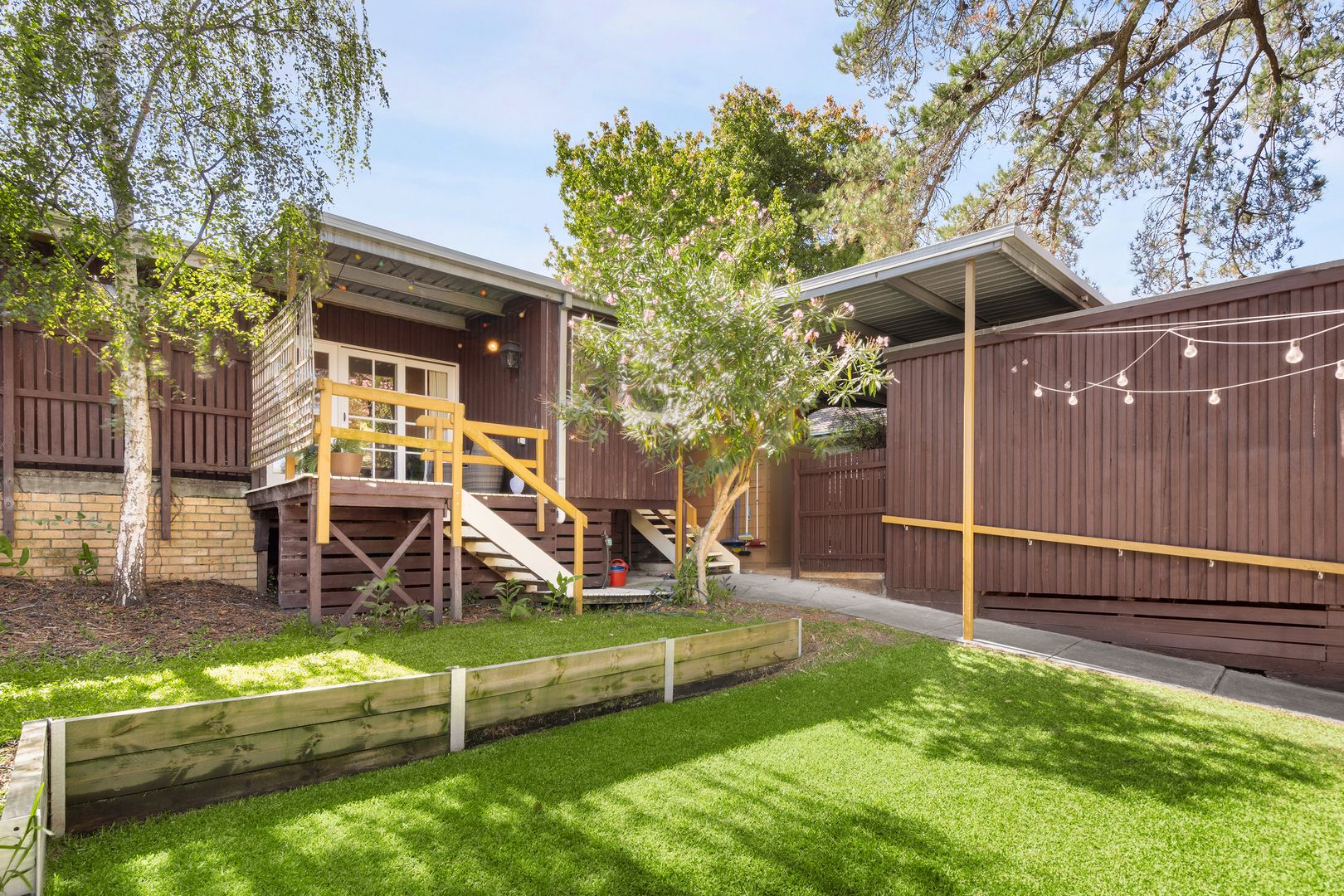 16 Nandina Street, Forest Hill VIC 3131, Image 2