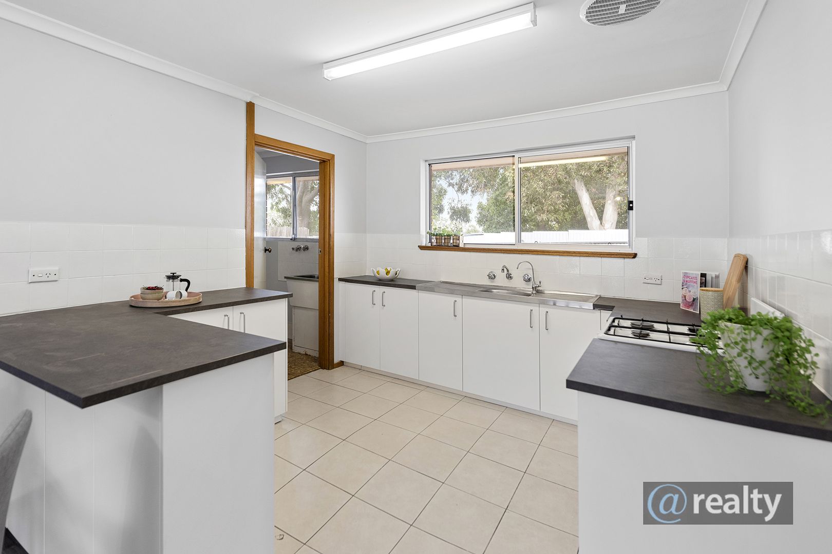 unit 4/61 Reservoir Road, Hope Valley SA 5090, Image 2