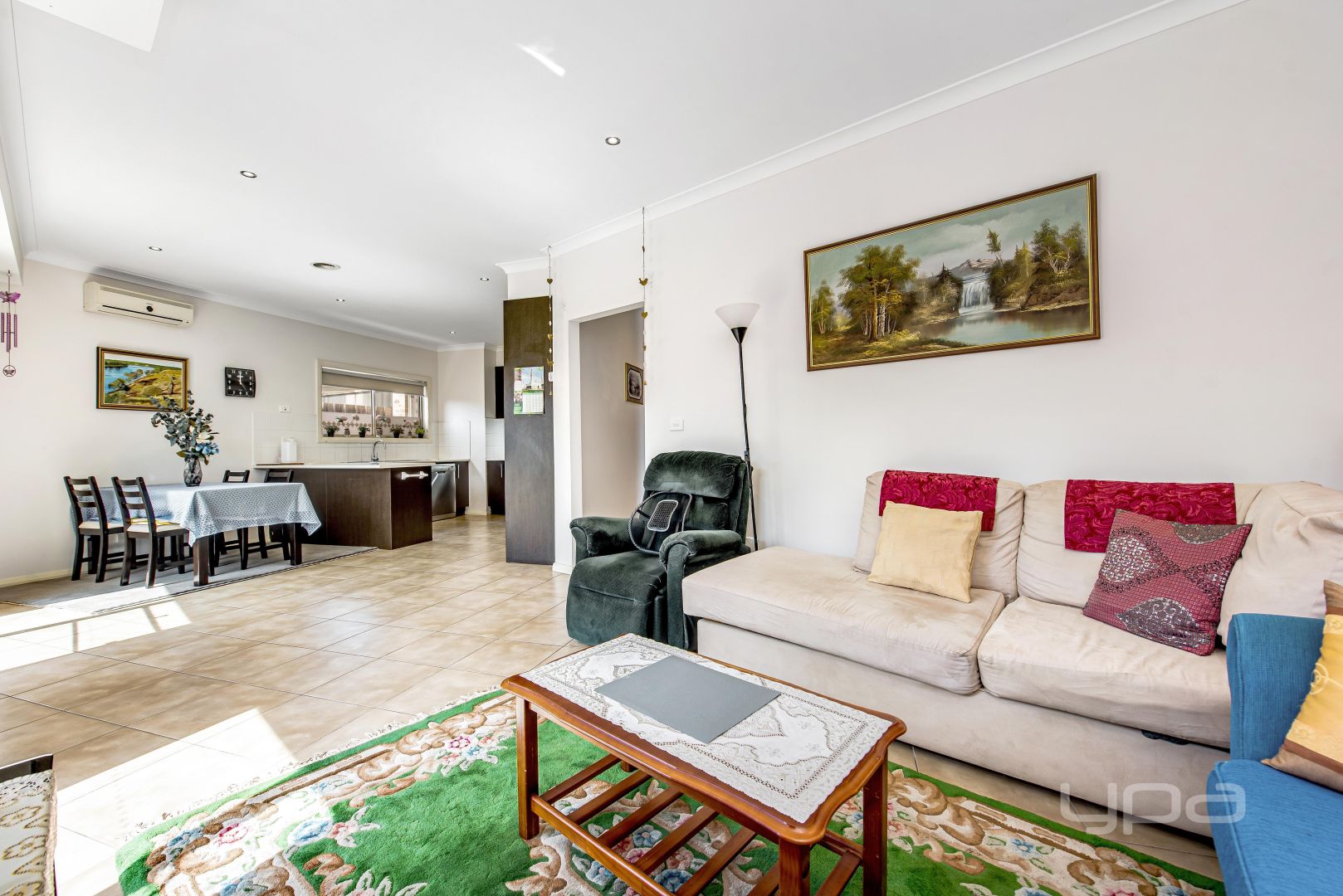 1/11 Dutton Court, Meadow Heights VIC 3048 Domain