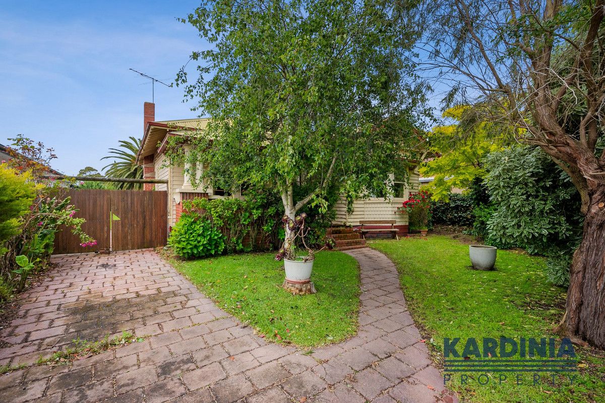 4 bedrooms House in 9 Oliver Street MANIFOLD HEIGHTS VIC, 3218