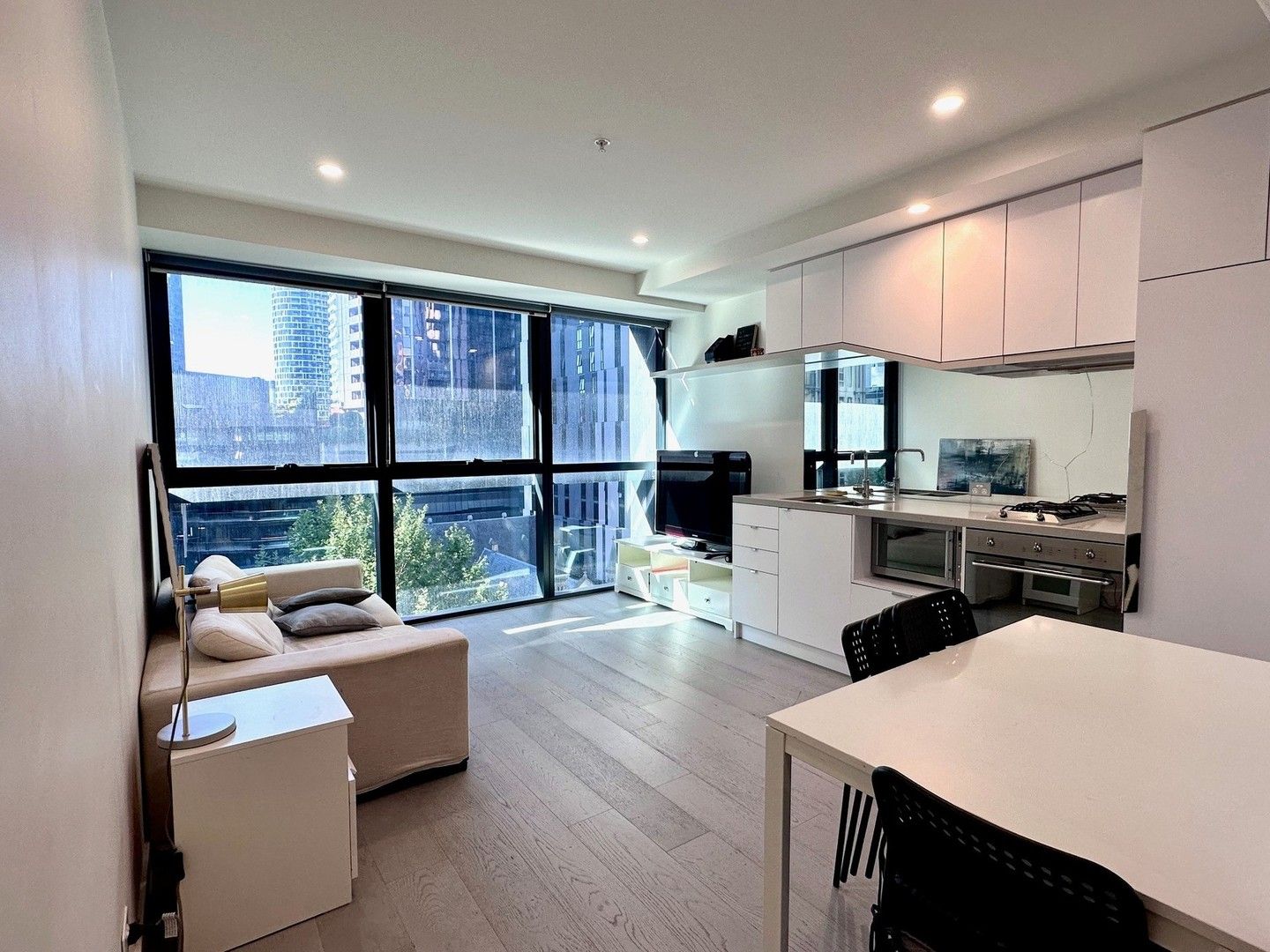 2 bedrooms Apartment / Unit / Flat in 703/327 La Trobe Street MELBOURNE VIC, 3000