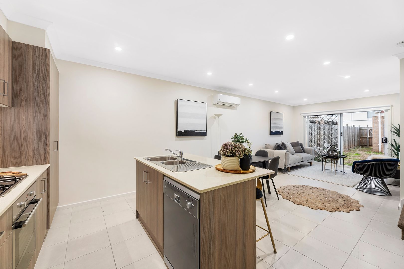 13 Courthouse Walk, Doreen VIC 3754, Image 2