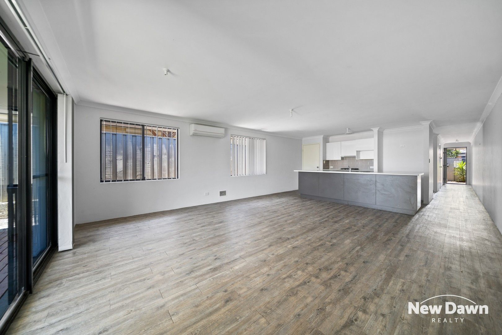 3 bedrooms House in 14 Coree Lane ELLENBROOK WA, 6069