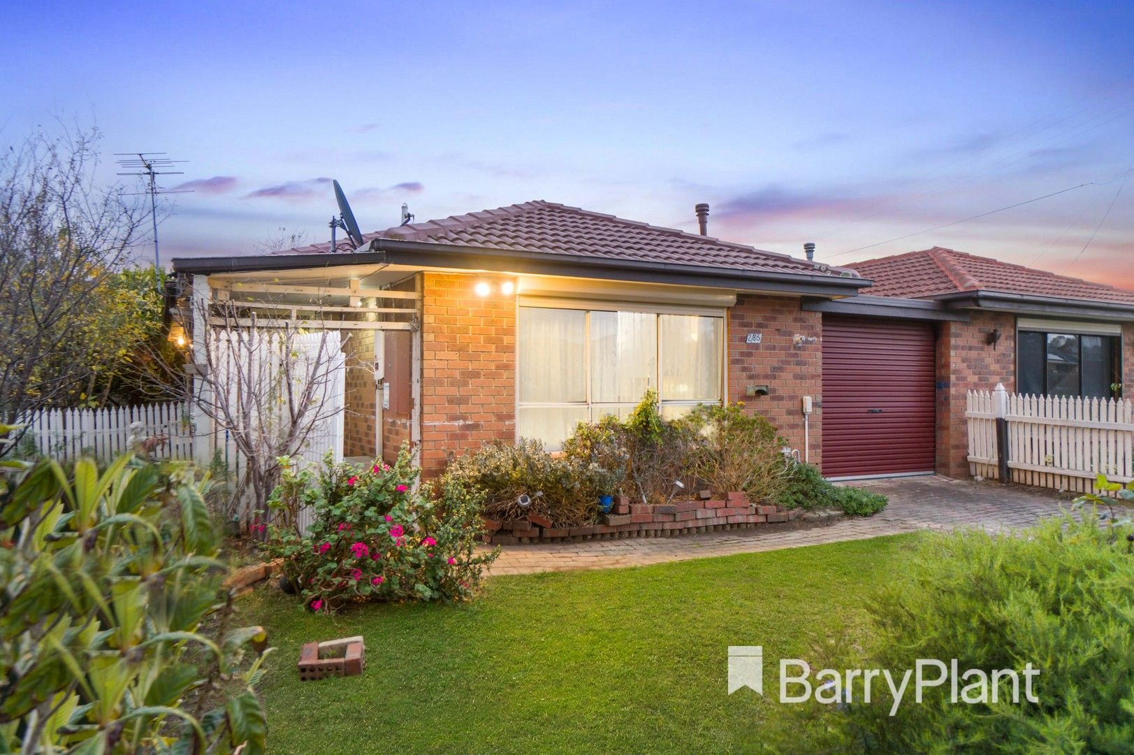 2/86 Kurung Drive, Kings Park VIC 3021, Image 0