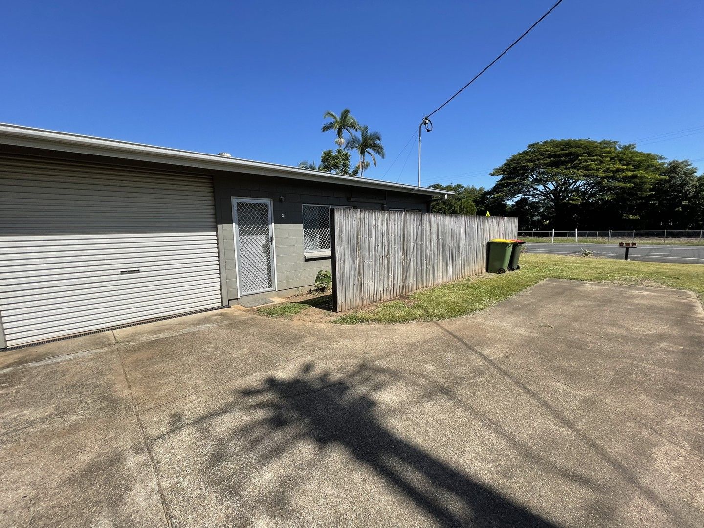 2 bedrooms Apartment / Unit / Flat in 3/169 Kamerunga Road FRESHWATER QLD, 4870