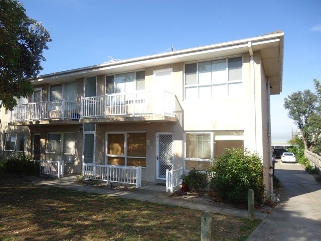 2 bedrooms Apartment / Unit / Flat in 2/122 NEPEAN Highway ASPENDALE VIC, 3195