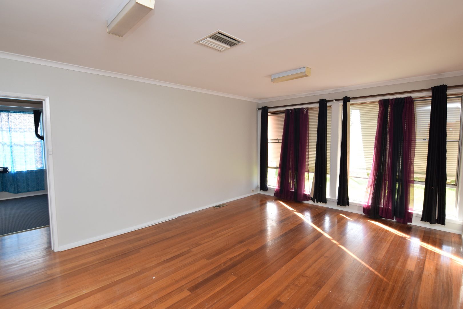 21 Hallett Crescent, Wangaratta VIC 3677 House For Rent Domain