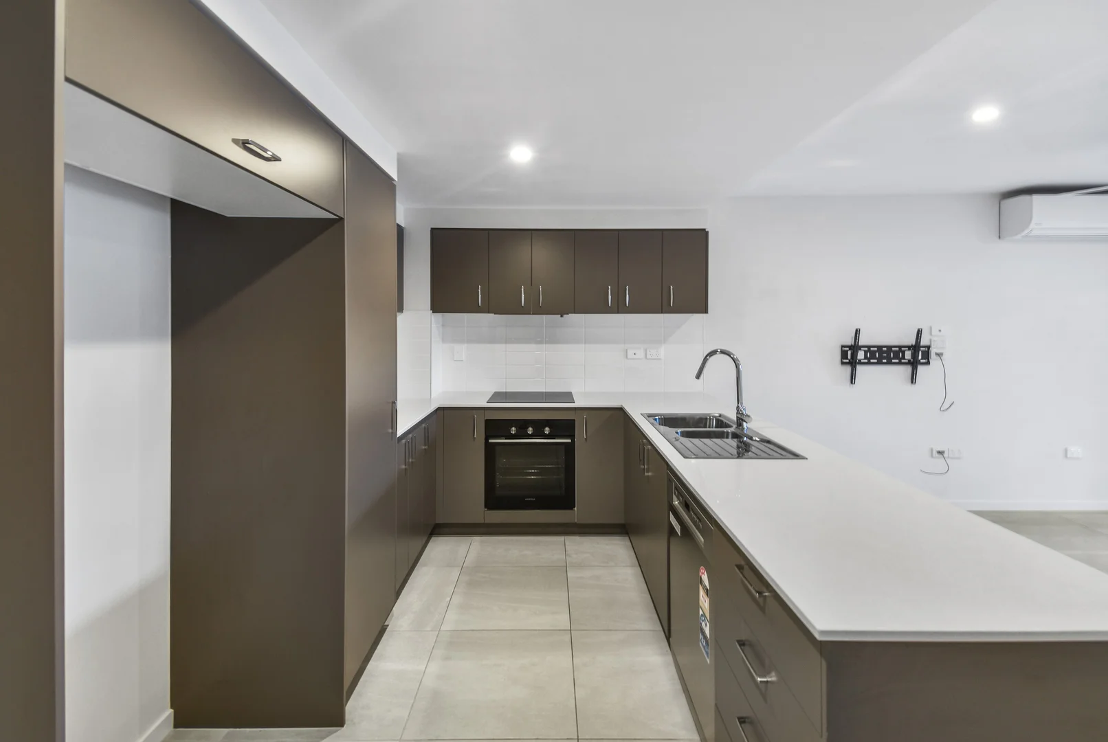 Additional image 2 of 9/27 Verney Street, Kings Beach QLD 4551