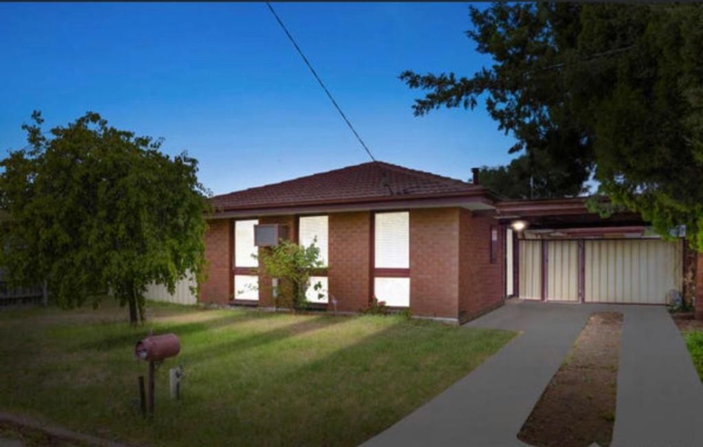 4 bedrooms House in 5 Risson Street MELTON SOUTH VIC, 3338