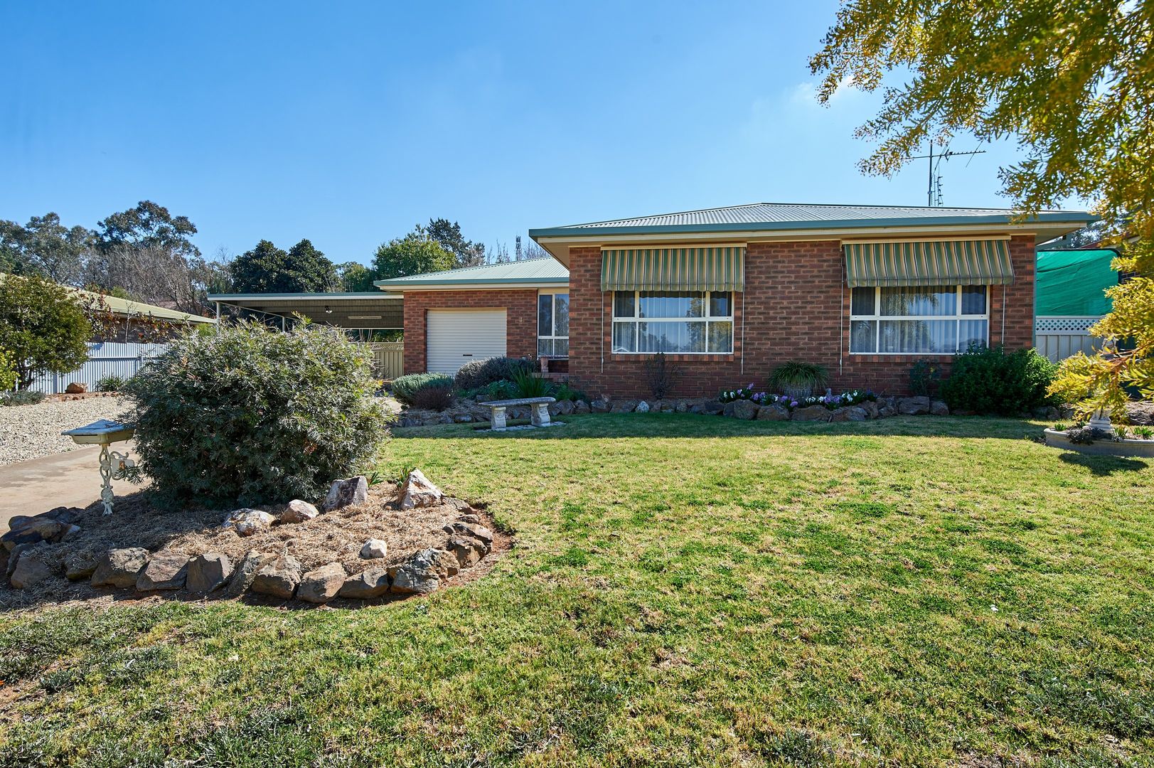 Property Report For 4 Kindra Crescent Coolamon Nsw 2701