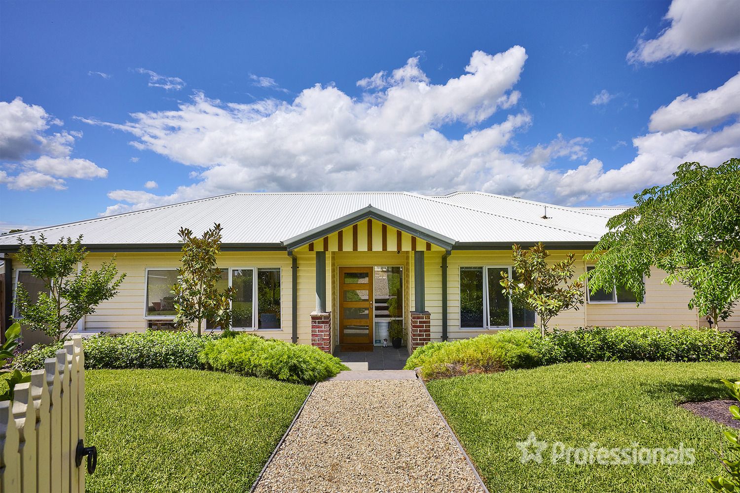 2A Irvine Crescent, Yarra Glen VIC 3775 House For Rent Domain